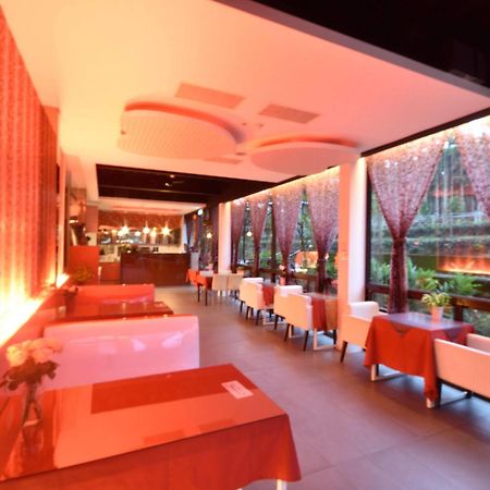 Full House Bed And Breakfast Nantou Exterior foto