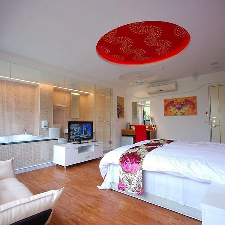Full House Bed And Breakfast Nantou Exterior foto