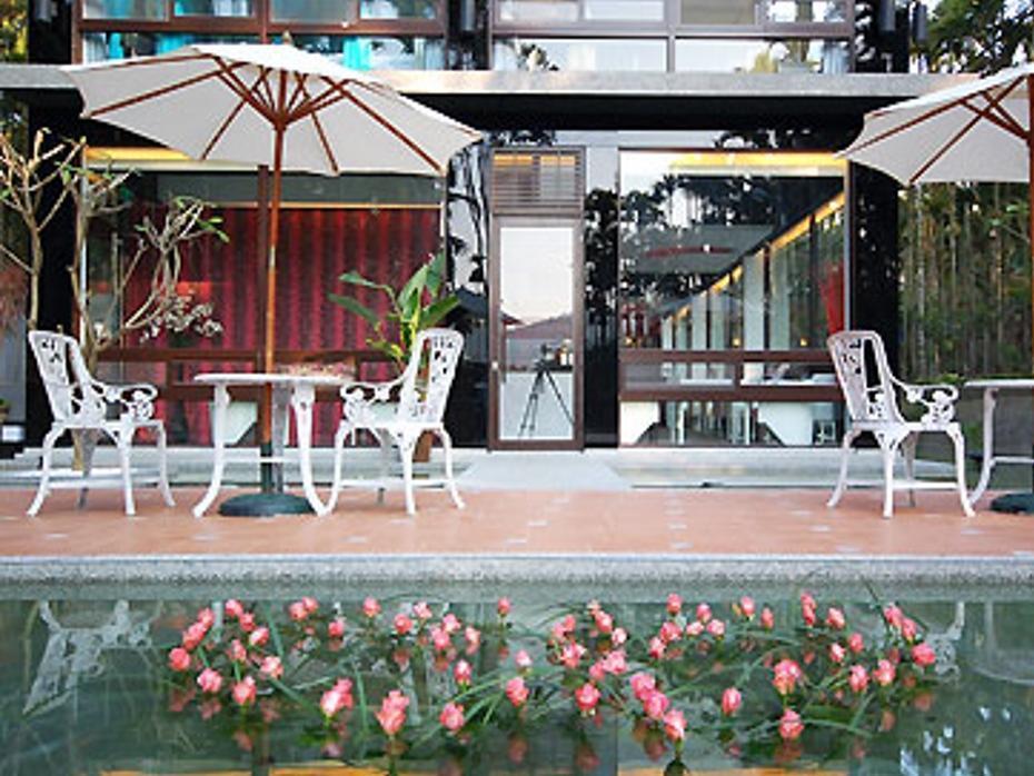 Full House Bed And Breakfast Nantou Exterior foto