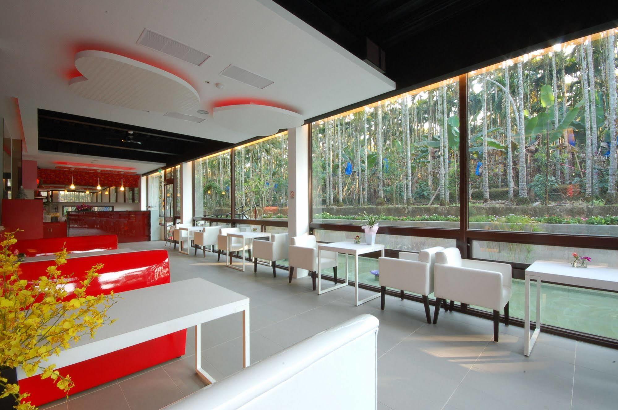 Full House Bed And Breakfast Nantou Exterior foto