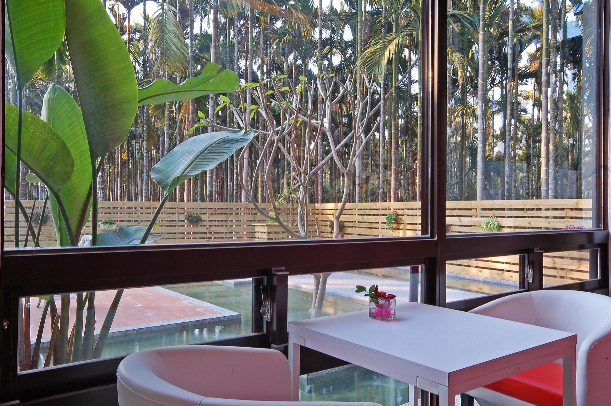 Full House Bed And Breakfast Nantou Exterior foto