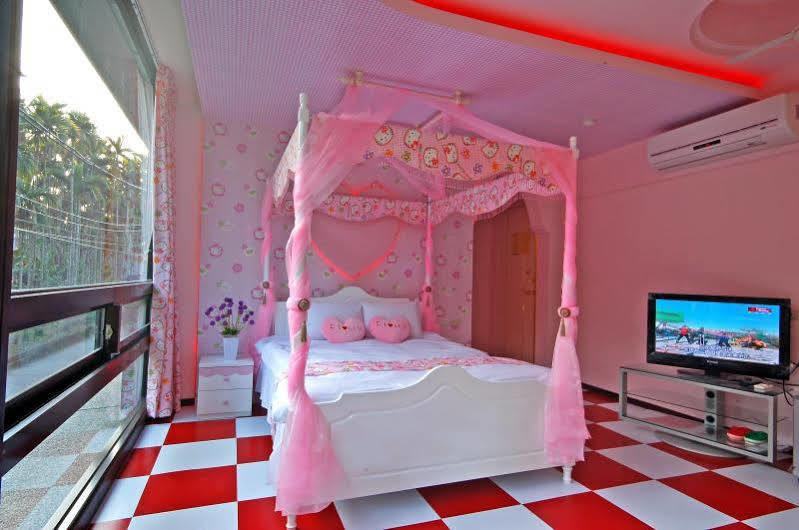 Full House Bed And Breakfast Nantou Exterior foto